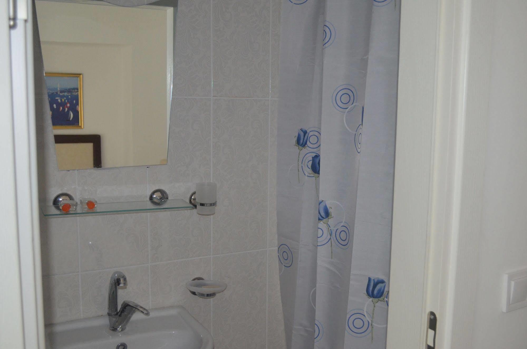 Lacivert Hotel Ayvalı エクステリア 写真