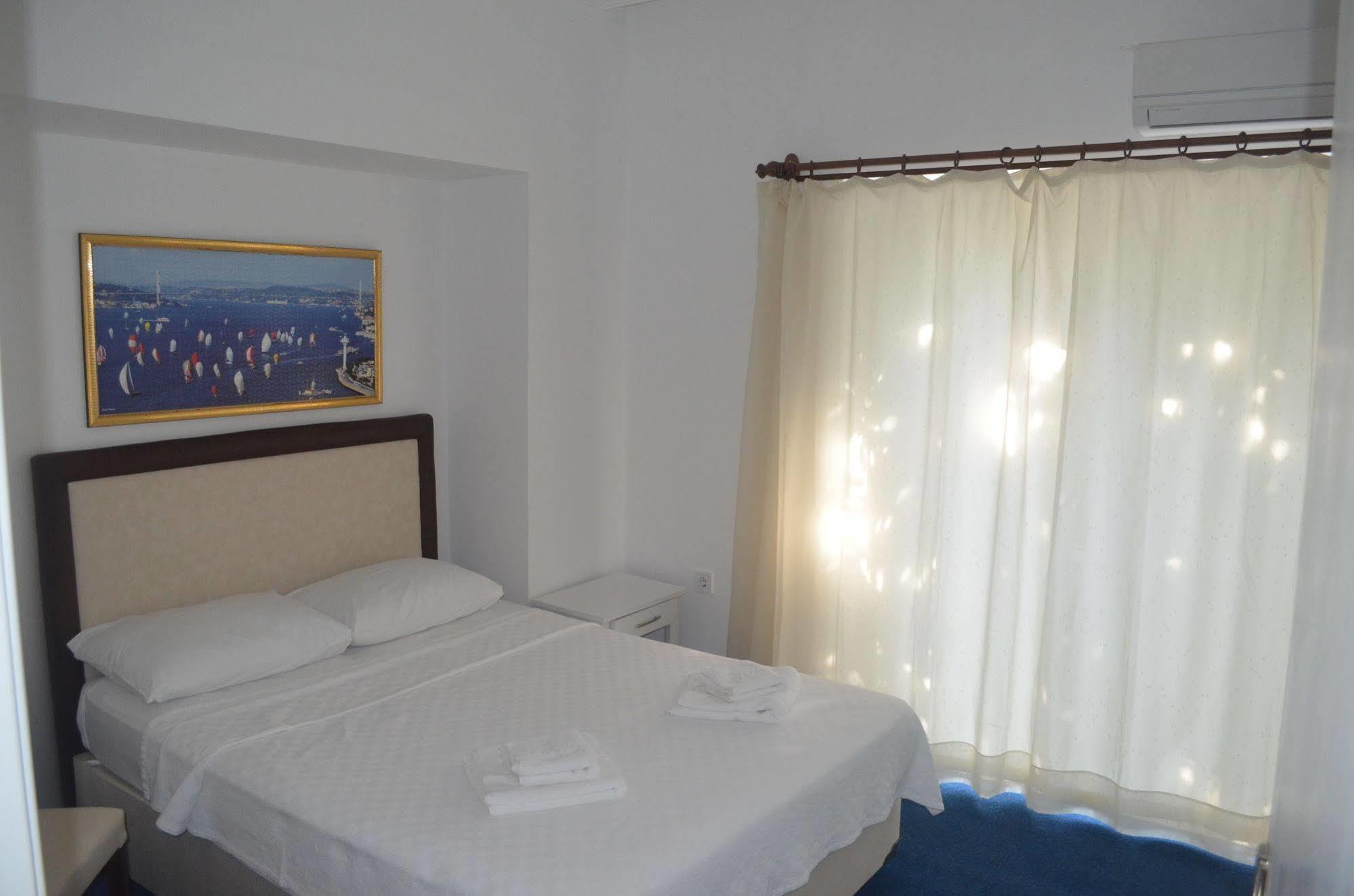 Lacivert Hotel Ayvalı エクステリア 写真
