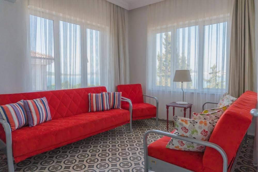Lacivert Hotel Ayvalı エクステリア 写真